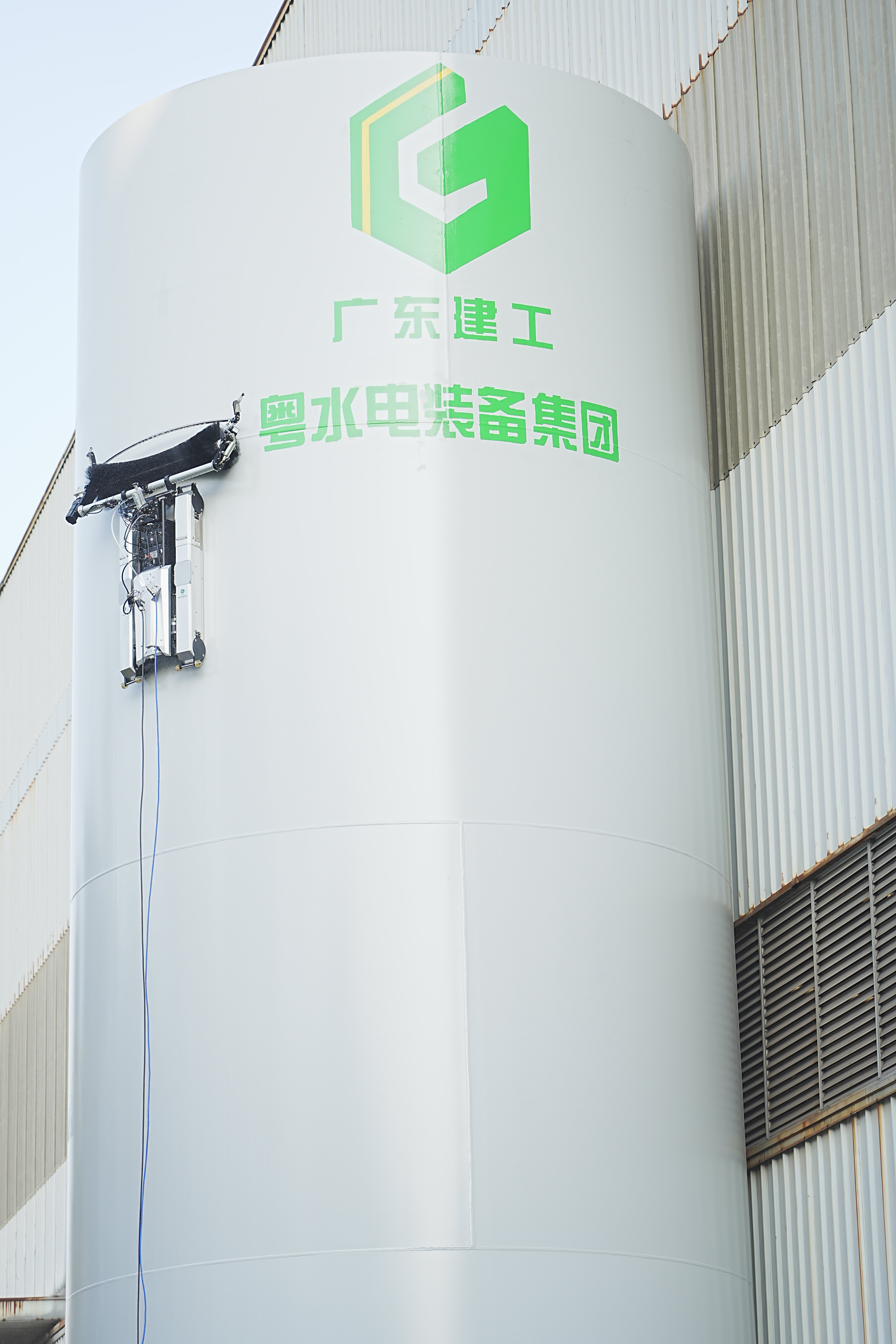风电塔筒高空智能维护一体化机器人